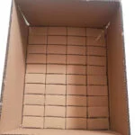 Grande boîte d'emballage en carton principal permettant de stocker en toute sécurité plusieurs unités de pailles à boire, prêtes à être expédiées en vrac ou distribuées.