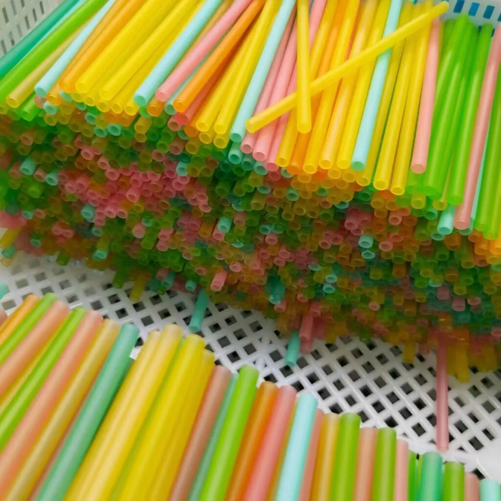 Assorted eco-friendly straws in various colors showcasing the wide range of color customization options offered by IDA'S ECO