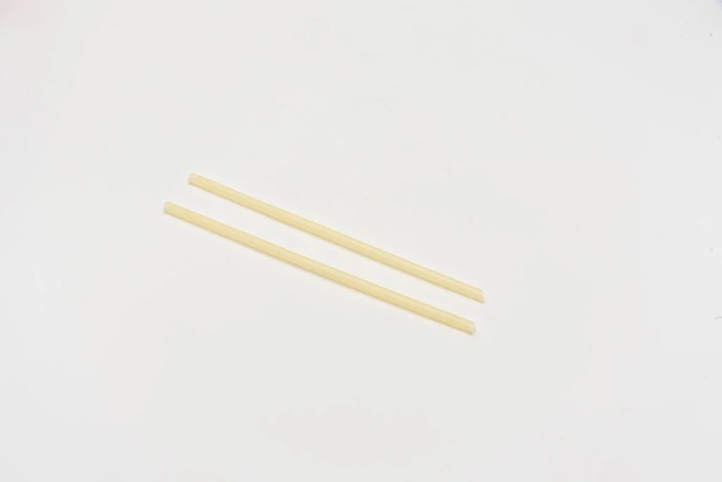 This image displays uniquely designed straws with an oblique mouth, adding a modern twist to traditional straw design while maintaining eco-friendliness.
