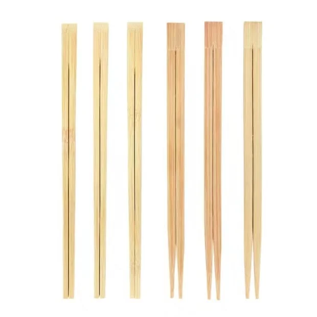 Elegantes pauzinhos gêmeos de bambu, perfeitos para refeições.