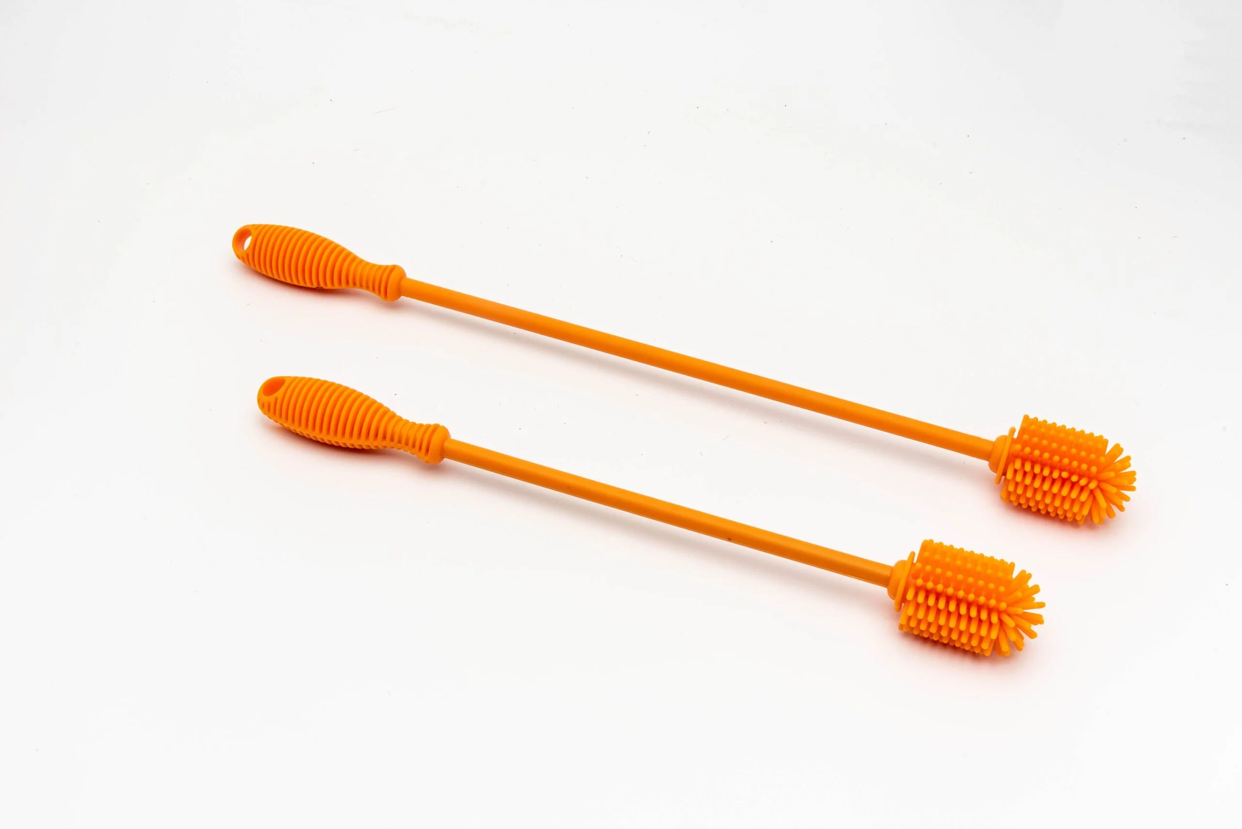 Escova de silicone para mamadeiras de grau alimentício em várias cores e tamanhos - opção laranja