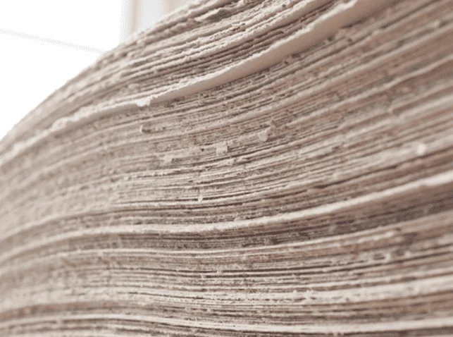 Tablero de fibra de bambú natural, un material sostenible y ecológico para diversas aplicaciones.